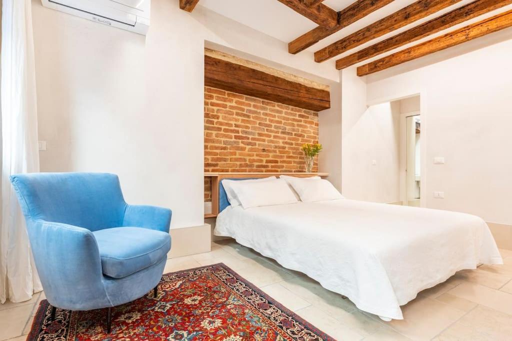 Apartment Dream's Door With Canal View In Venedig